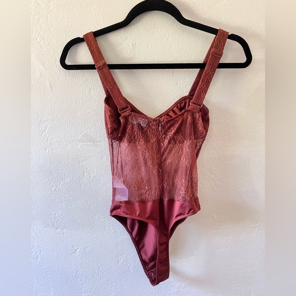 danielle bernstein sheer lace thong bodysuit burnt orange/warm brown 00 - Picture 4 of 8
